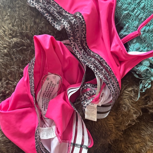 Pink bikini - Picture 2 of 6